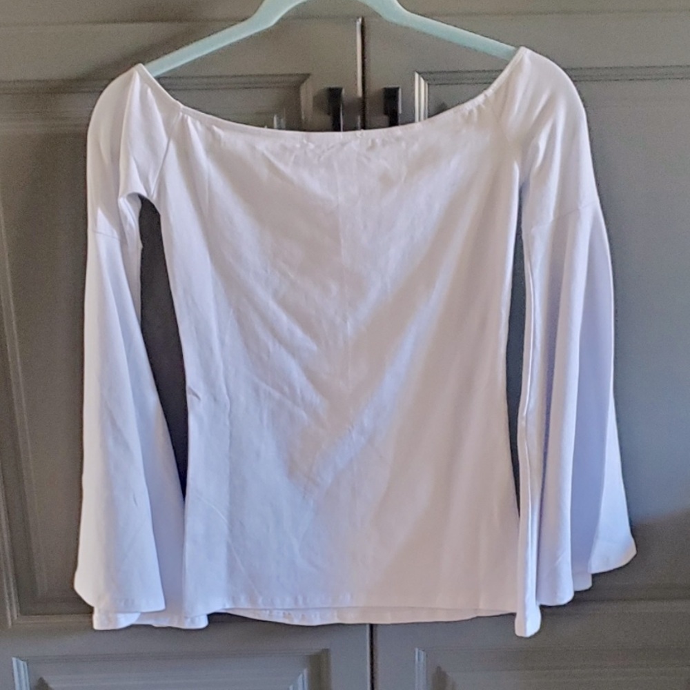 Free The Roses NWT White Bell Sleeve Top Size Small 100% Cotton